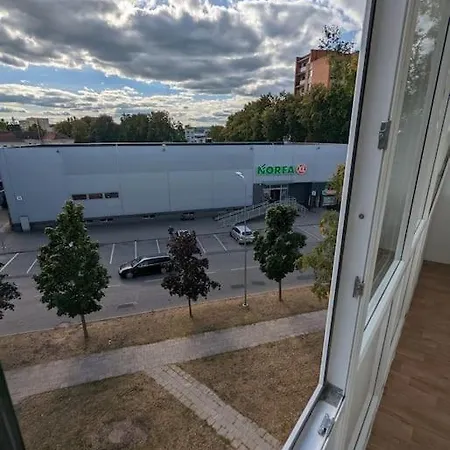 Lovely 2-bedroom Flat In The Heart Of