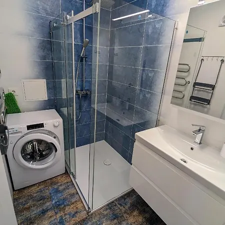 Lovely 2-bedroom Flat In The Heart Of Apartament Druskieniki