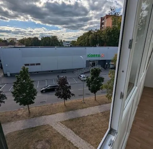 Lovely 2-bedroom Flat In The Heart Of